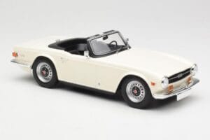 Triumph TR6 PI Baltas Minichamps 1:18 155132035 Metalas - nuotrauka 4 iš 6
