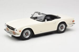 Triumph TR6 PI Baltas Minichamps 1:18 155132035 Metalas