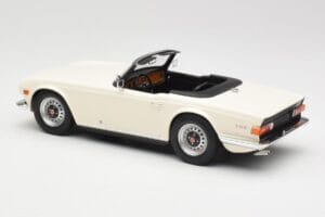 Triumph TR6 PI Baltas Minichamps 1:18 155132035 Metalas - nuotrauka 5 iš 6