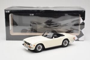 Triumph TR6 PI Baltas Minichamps 1:18 155132035 Metalas - nuotrauka 6 iš 6