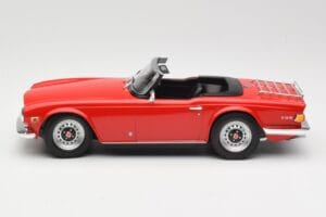 Triumph TR6 PI Raudonas Minichamps 1:18 155132031 Metalas - nuotrauka 3 iš 6
