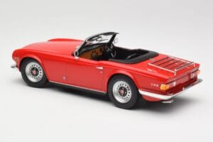 Triumph TR6 PI Raudonas Minichamps 1:18 155132031 Metalas - nuotrauka 5 iš 6