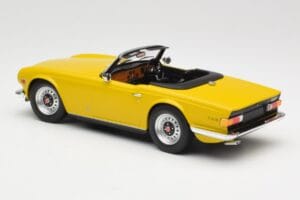 Triumph TR6 RHD Geltonas Minichamps 1:18 155132034 Metalas - nuotrauka 5 iš 6