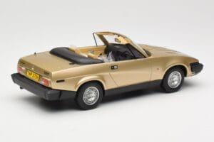 Triumph TR7 DHC Auksinis BoS Models 1:18 BOS221 Derva - nuotrauka 2 iš 6