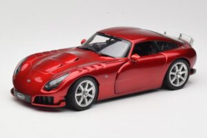 TVR Sagaris Raudonas Revell 1:18 08816 Metalas