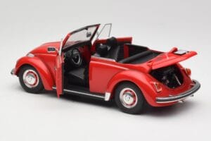 Volkswagen 1302 LS Kabrioletas Raudonas Revell 1:18 08470 Metalas - nuotrauka 5 iš 8