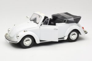 Volkswagen 1302 LS Kabrioletas Baltas Revell 1:18 8415 Metalas - nuotrauka 2 iš 8