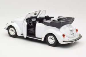 Volkswagen 1302 LS Kabrioletas Baltas Revell 1:18 8415 Metalas - nuotrauka 5 iš 8