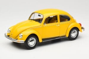 Volkswagen Beetle 1200 Geltonas Minichamps 1:18 150057106 Metalas