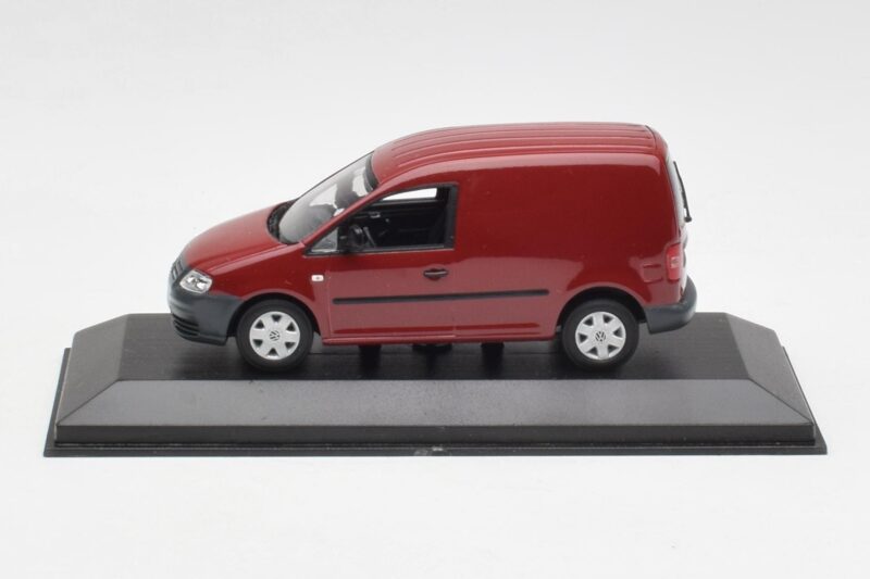 Volkswagen Caddy 2K Tamsiai Raudonas Minichamps 1:43 CADDY004 Metalas