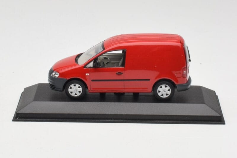 Volkswagen Caddy 2K Raudonas Minichamps 1:43 CADDY008 Metalas