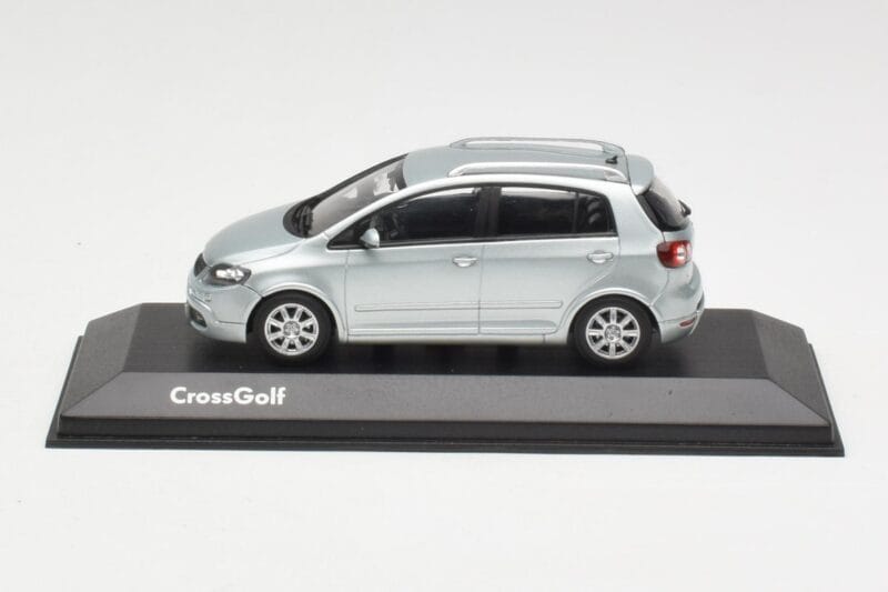 Volkswagen Cross Golf Mk5 Sidabrinis Minichamps 1:43 400054370 Metalas