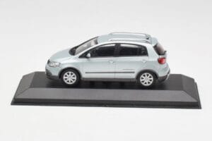 Volkswagen Cross Golf Mk5 Sidabrinis Minichamps 1:43 GOLF003 Metalas