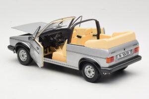 Volkswagen Golf Mk1 Kabrioletas Sidabrinis Sun Star 1:18 VW004 Metalas - nuotrauka 5 iš 8