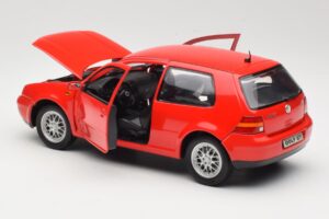 Volkswagen Golf Mk4 GTI Raudonas Revell 1:18 08943 Metalas - nuotrauka 5 iš 8