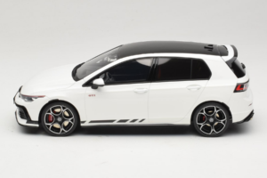Volkswagen Golf Mk8 GTI Clubsport Pure White Otto 1:18 OT1221 Derva - nuotrauka 3 iš 6