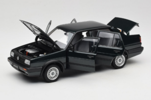 Volkswagen Jetta Mk3 CL Juodas Icartime 1:18 JETTA001 Metalas - nuotrauka 2 iš 8