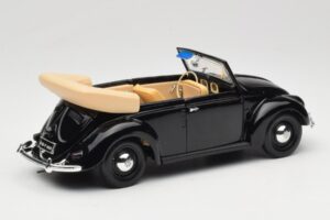 Volkswagen Vabalas Kabrioletas Juodas Maisto 1:18 37800-M6 Metalas - nuotrauka 3 iš 8