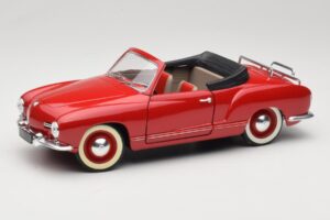 Volkswagen Karmann Ghia Kabrioletas Raudonas Solido 1:18 8058 Metalas