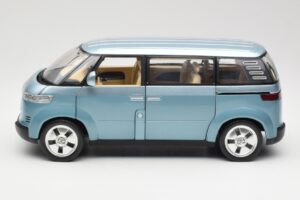 Volkswagen Microbus Concept Šviesiai Žalias Revell 1:18 08444 Metalas - nuotrauka 4 iš 8