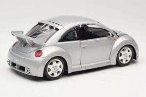 Volkswagen New Beetle RSi Sidabrinis Bburago 1:18 3306 Metalas - nuotrauka 3 iš 8