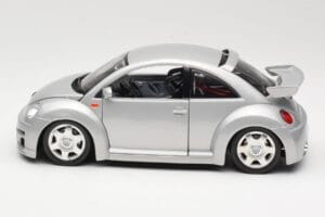 Volkswagen New Beetle RSi Sidabrinis Bburago 1:18 3306 Metalas - nuotrauka 4 iš 8