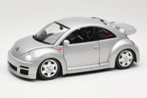 Volkswagen New Beetle RSi Sidabrinis Bburago 1:18 3306 Metalas