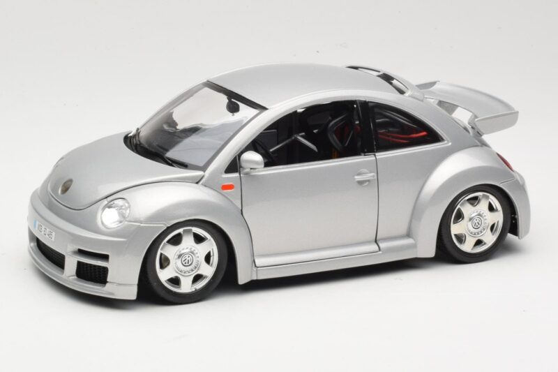 Volkswagen New Beetle RSi Sidabrinis Bburago 1:18 3306 Metalas