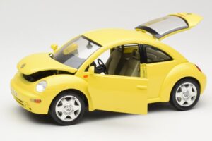 Volkswagen New Beetle Geltonas Bburago 1:18 BEETLE001 Metalas - nuotrauka 2 iš 8