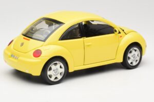 Volkswagen New Beetle Geltonas Bburago 1:18 BEETLE001 Metalas - nuotrauka 3 iš 8