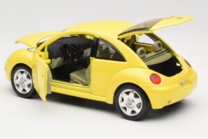 Volkswagen New Beetle Geltonas Bburago 1:18 BEETLE001 Metalas - nuotrauka 5 iš 8