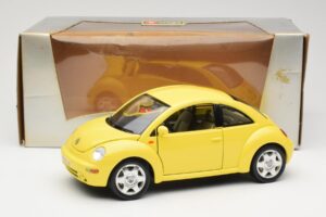 Volkswagen New Beetle Geltonas Bburago 1:18 BEETLE001 Metalas - nuotrauka 8 iš 8