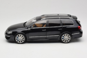 Volkswagen Passat B6 R36 Variant Juodas NZG 1:18 KF044-4A Metalas - nuotrauka 4 iš 8