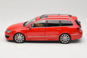 Volkswagen Passat B6 R36 Variant Raudonas NZG 1:18 KF044-5 Metalas - nuotrauka 4 iš 8