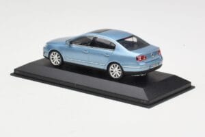 Volkswagen Passat B6 Blue Metallic Minichamps 1:43 PASSAT002 Metalas - nuotrauka 3 iš 4
