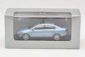 Volkswagen Passat B6 Blue Metallic Minichamps 1:43 PASSAT002 Metalas - nuotrauka 4 iš 4