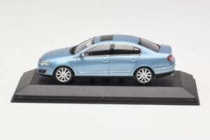 Volkswagen Passat B6 Blue Metallic Minichamps 1:43 PASSAT002 Metalas