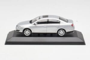 Volkswagen Passat B6 Sidabrinis Minichamps 1:43 PASSAT003 Metalas