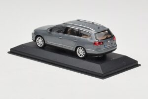 Volkswagen Passat B6 Variant Grey Metallic Minichamps 1:43 PASSAT005 Metalas - nuotrauka 3 iš 4