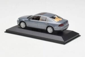 Volkswagen Phaeton 3D Pilkas Minichamps 1:43 3D0099300GPR7Q Metalas - nuotrauka 3 iš 4