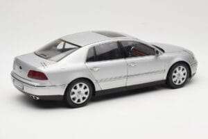 Volkswagen Phaeton D1 Silver Metallic AUTOart 1:18 79742 Metalas - nuotrauka 3 iš 8