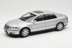 Volkswagen Phaeton D1 Silver Metallic AUTOart 1:18 79742 Metalas