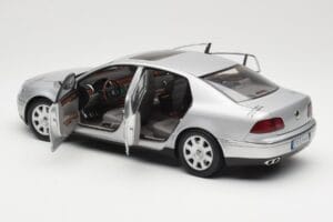 Volkswagen Phaeton D1 Silver Metallic AUTOart 1:18 79742 Metalas - nuotrauka 5 iš 8