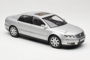 Volkswagen Phaeton D1 Silver Metallic AUTOart 1:18 79742 Metalas - nuotrauka 6 iš 8