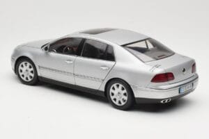 Volkswagen Phaeton D1 Silver Metallic AUTOart 1:18 79742 Metalas - nuotrauka 7 iš 8
