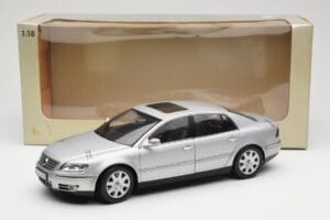 Volkswagen Phaeton D1 Silver Metallic AUTOart 1:18 79742 Metalas - nuotrauka 8 iš 8