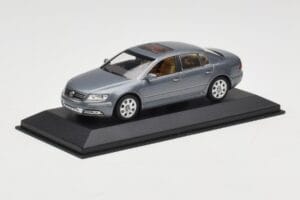 Volkswagen Phaeton Light Blue Metallic Minichamps 1:43 VW002 Metalas - nuotrauka 2 iš 4