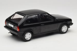 Volkswagen Polo II Coupe G40 Juodas MCG 1:18 MCG18524 Metalas - nuotrauka 2 iš 6