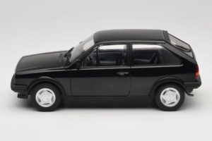Volkswagen Polo II Coupe G40 Juodas MCG 1:18 MCG18524 Metalas - nuotrauka 3 iš 6