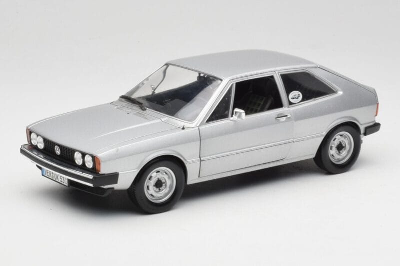 Volkswagen Scirocco GT Mk1 Silver Metallic Revell 1:18 08833 Metalas